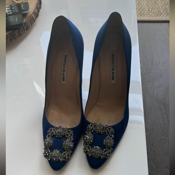 Manolo Blahnik Hangisi - Picture 5 of 12